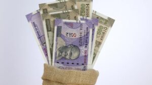8th Pay Commission salary details: क्या न्यूनतम वेतन 18 हजार से बढ़कर 40,000 रुपये हो गया?