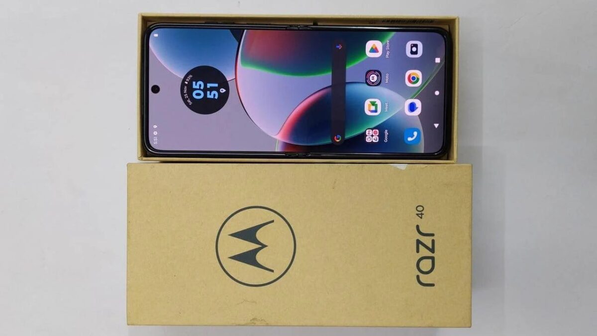 Motorola Razr 40 5G: मोटोरोला रेज़र 40 5G पर अमेज़न रिपब्लिक डे सेल में भारी डिस्काउंट