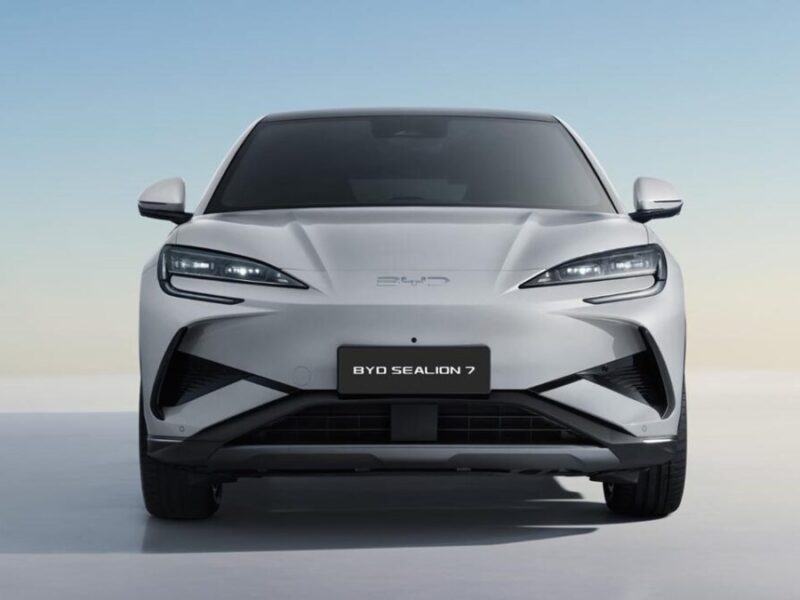 BYD Sealion 7 Electric SUV: भारत मोबिलिटी एक्सपो में लॉन्च हुई 500 किमी रेंज वाली दुनिया की पहली 8-इन-1 पावरट्रेन इलेक्ट्रिक एसयूवी