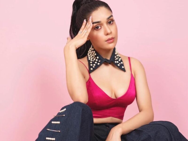 Esha Singh: बिग बॉस 18 में ईशा सिंह ने अविनाश मिश्रा का तोड़ा दिल, जानें क्या थी वजह