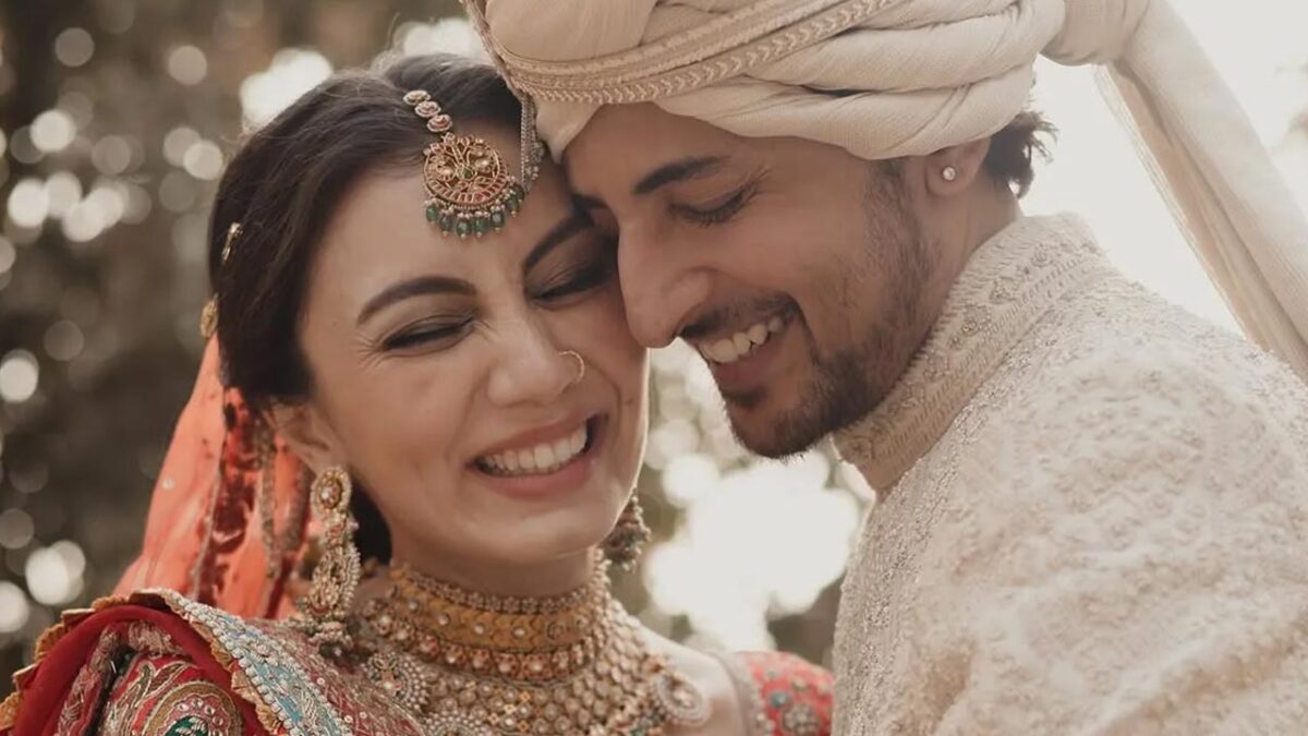 Darshan Raval Wedding Photos: दर्शन रावल की शादी की तस्वीरों में दिखें दोनों की कमाल लग रही जोड़ी