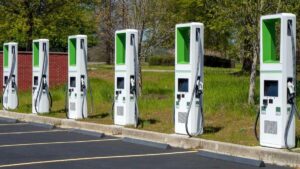 Electric Car Charging Station: इस बिजनेस आइडिया से आप रोजाना कमा सकते हैं 10 हजार रुपए