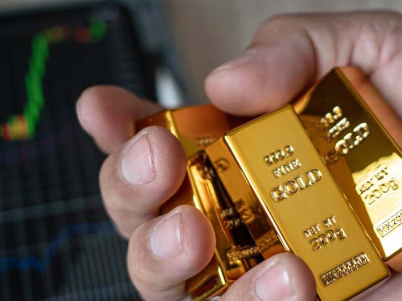 Gold Price Today: सोने के दाम में आई मामूली गिरावट, जानें चांदी का भाव