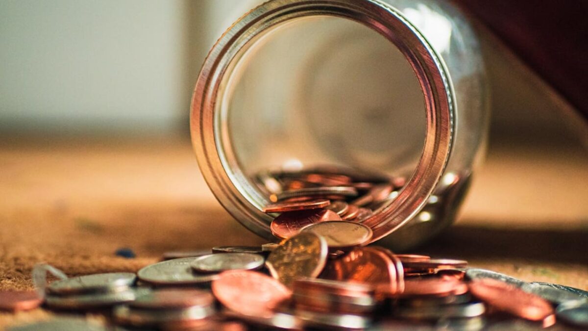 Highest FD Returns in 2025: कौन सा बैंक सबसे अधिक एफडी रिटर्न दे रहा है? जानिए डिटेल्स