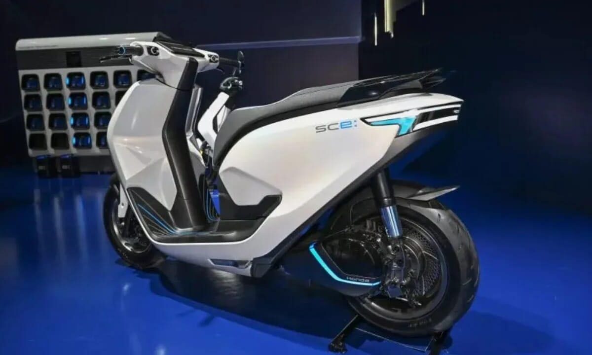 Honda Activa EV booking: होंडा एक्टिवा ईवी की माइलेज कितनी है? मार्केट में कब तक होगी उपलब्ध?