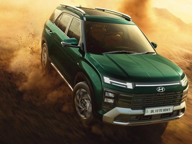 Hyundai Alcazar 2025: इंजन, फीचर्स और डिज़ाइन के मामले में बेजोड़ है अलकज़ार