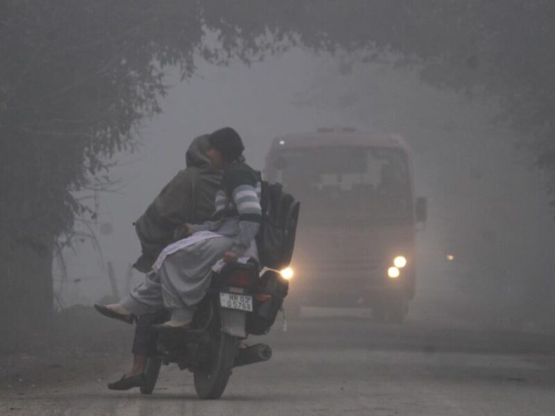 IMD Warning Rain: आईएमडी ने इन राज्यों में बारिश और बर्फबारी की चेतावनी दी, जानें मौसम का हाल