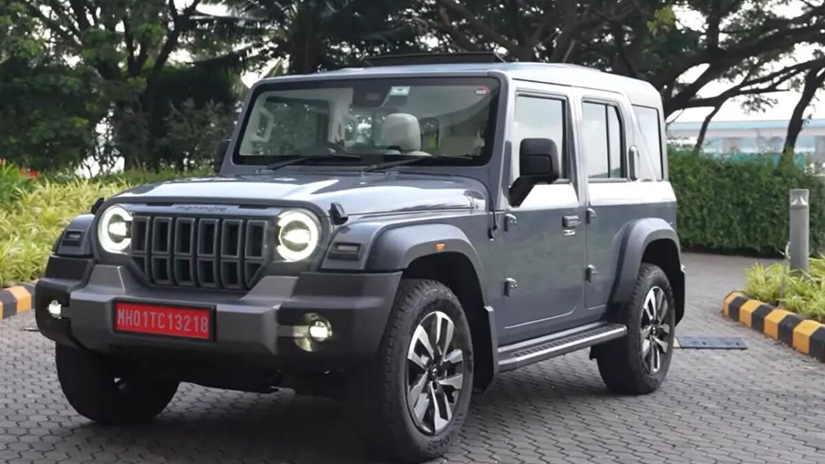 Mahindra Thar Roxx: इतनी फेमस हो गई महिंद्रा थार रॉक्स, वेटिंग पीरियड बढ़ गया और इतनी है कीमत