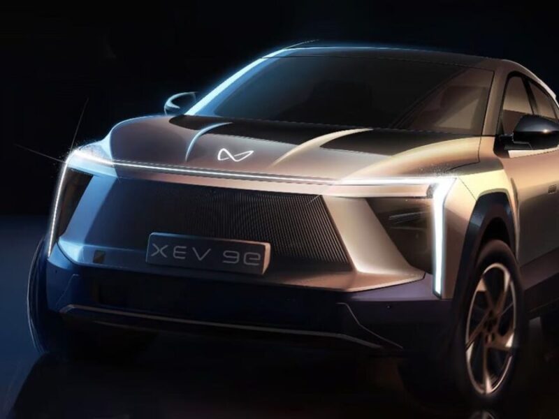 Mahindra XEV 9e: सिंगल चार्ज में इतनी दूर तक दौड़ सकती है महिंद्रा की ये कार, जानें इसकी विशेषता