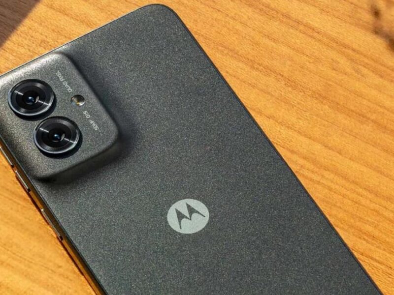 Motorola Moto G55: 300 MP कैमरा के साथ दिल चुराने आया मोटोरोला मोटो G55, जानें क्या है कीमत?