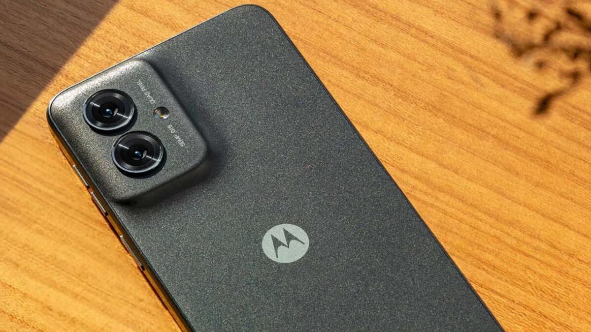 Motorola Moto G55: 300 MP कैमरा के साथ दिल चुराने आया मोटोरोला मोटो G55, जानें क्या है कीमत?