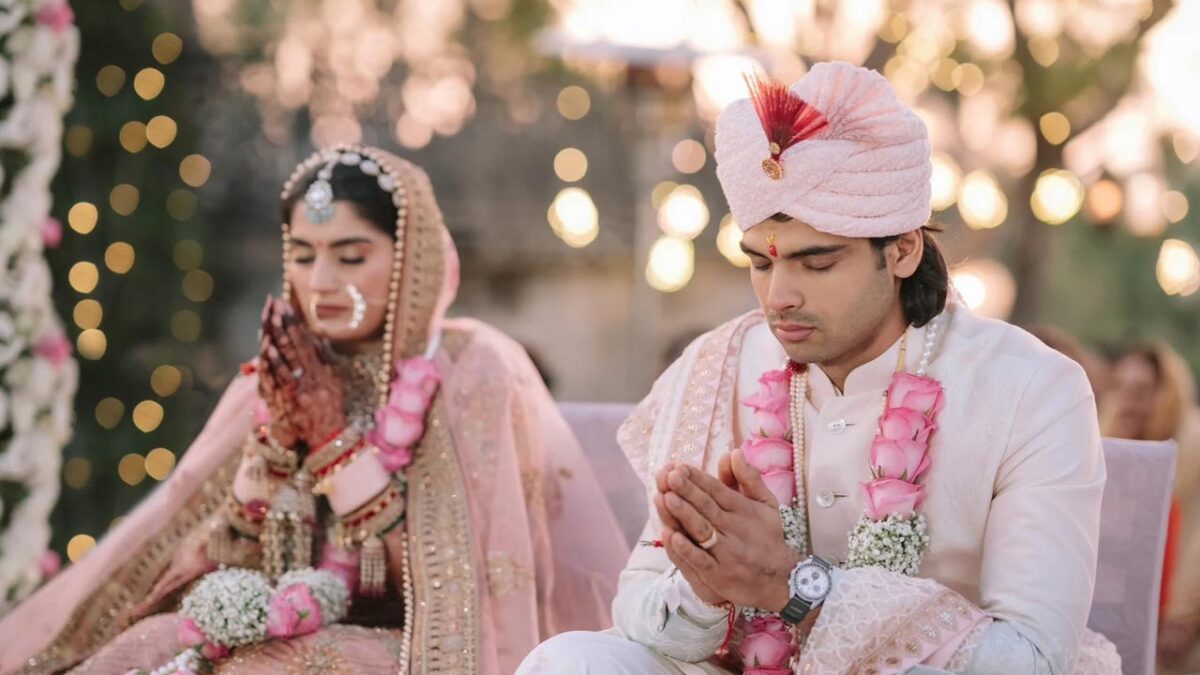 Neeraj Chopra: नीरज चोपड़ा बने दूल्हा, देखें दुल्हन के साथ कितनी खूबसूरत जोड़ी लग रही