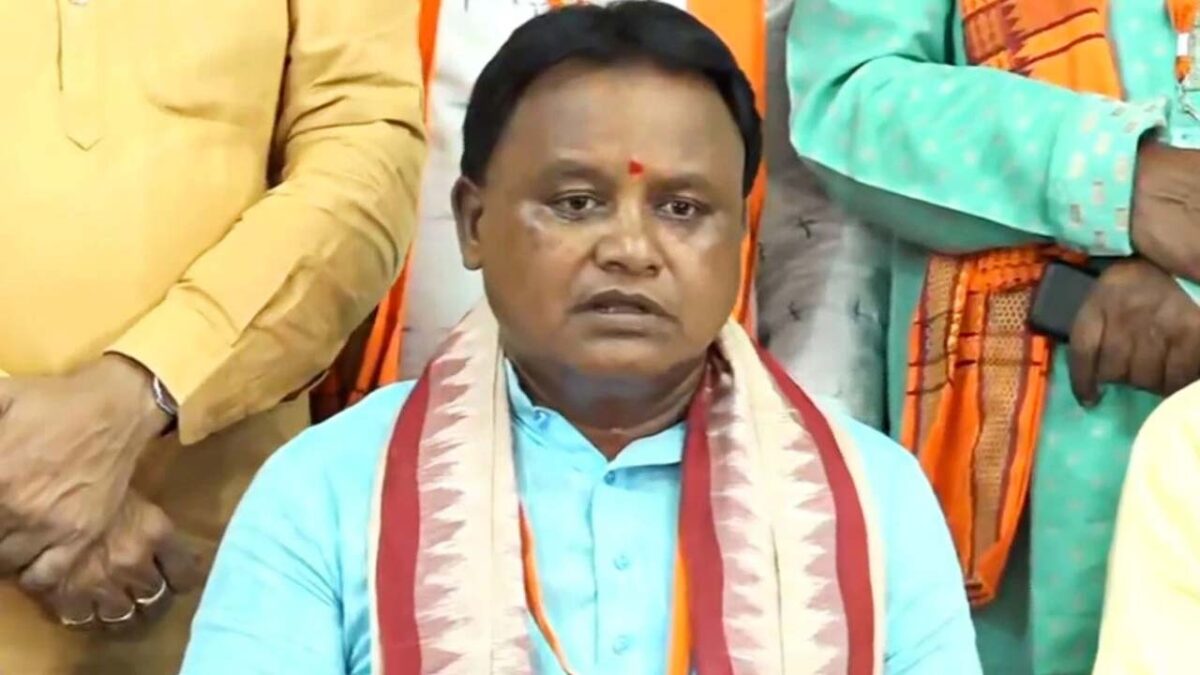 Pension: ओडिशा सरकार ने बुजुर्गों और विकलांग की पेंशन तीन गुना बढ़ाई, जानें कितनों को होगा फायदा