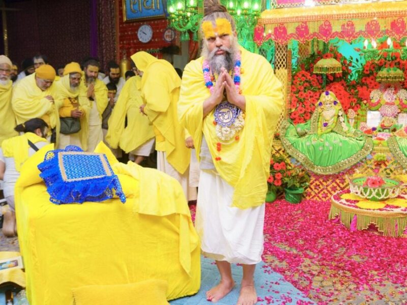 Premanand Ji Maharaj on parents: बच्चों को समय न देना क्या सही है? जानें प्रेमानंद जी महाराज ने कैसे समझाया