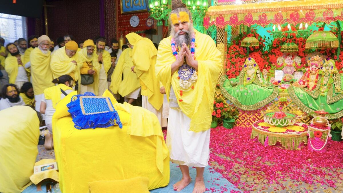 Premanand Ji Maharaj on parents: बच्चों को समय न देना क्या सही है? जानें प्रेमानंद जी महाराज ने कैसे समझाया