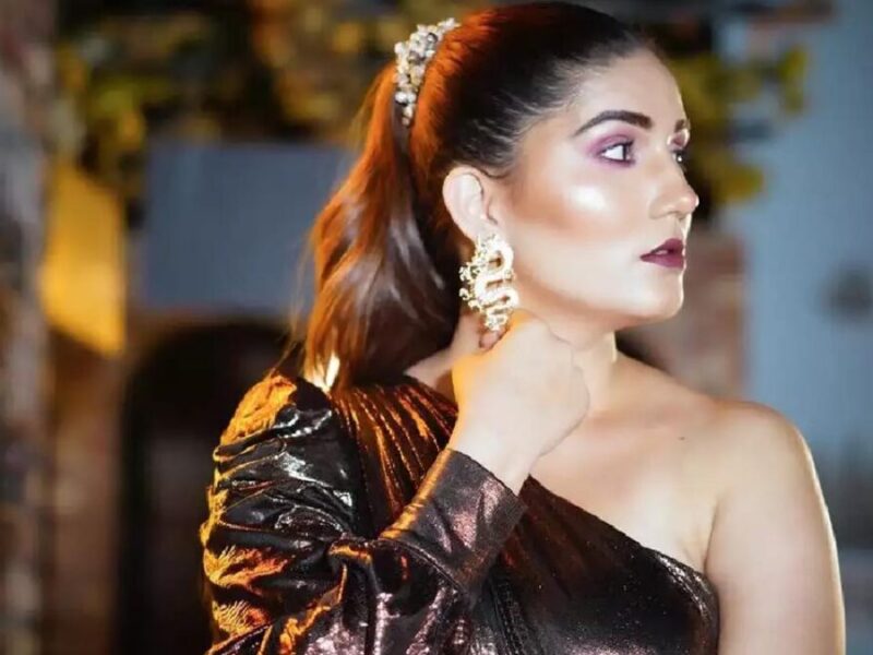 Viral Dance Sapna Choudhary: सपना चौधरी के हरियाणवी डांस ने मचाया तहलका, दिखें वीडियो