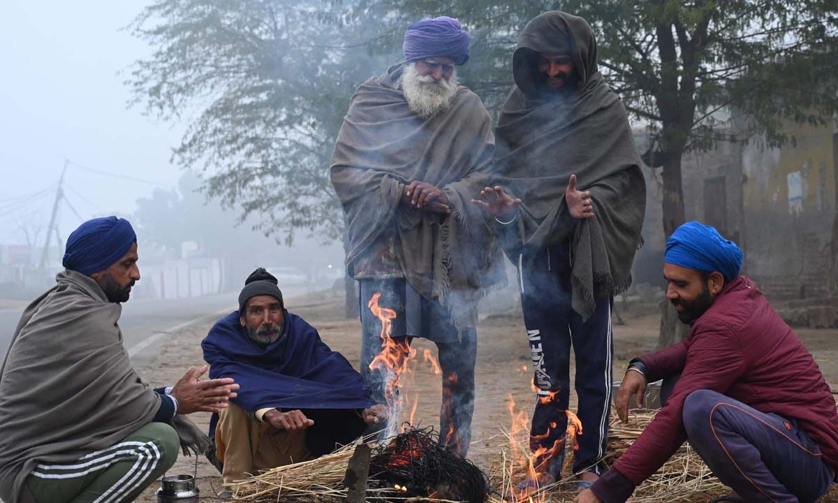 Weather Update: आईएमडी ने इन राज्यों में शीत लहर, बर्फबारी और बारिश की चेतावनी दी