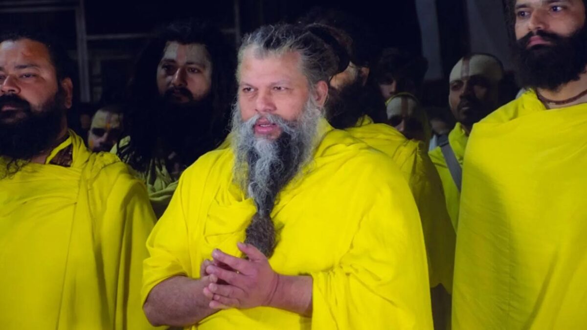 Premanand Ji Maharaj: माता-पिता के कर्मों का फल बच्चों को मिलता है पर क्या बोले स्वामी प्रेमानंद महाराज, जानें