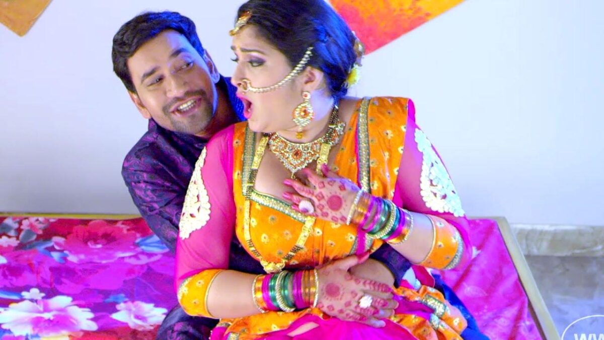 Bhojpuri Song 'टेबल पे लेबल मिली सही हो' पर निरहुआ और आम्रपाली दुबे ने किया रोमांस