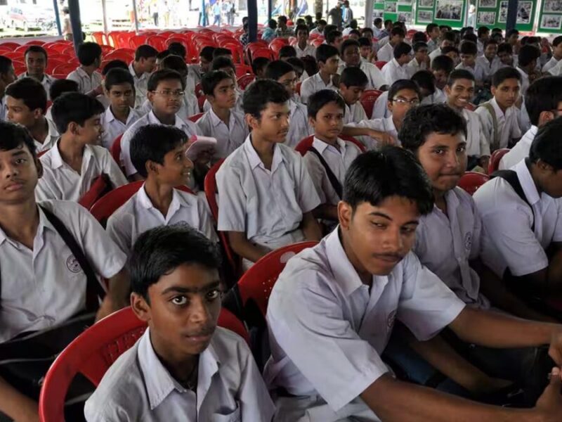 CBSE board exams: स्टूडेंट्स को साल में दो बार मिलेगा 10वीं और 12वीं की बोर्ड परीक्षा देने का मौका