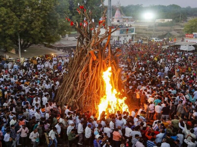 Holashtak 2025: क्‍यों होली से पहले मनाया जाता है होलाष्टक, क्‍या है इसका महत्‍व?