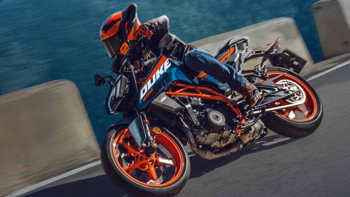 18 हजार सस्ती हो गई KTM 390 Duke, कंपनी दे रही इस मोटरसाइकिल पर डिस्काउंट