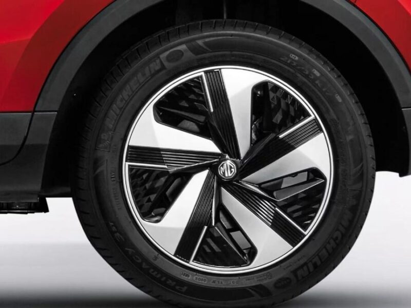 MG ZS EV: पब्लिक को लगा जोरदार झटका, एमजी जेडएस इलेक्ट्रिक एसयूवी के ये वेरिएंट हुए महंगे