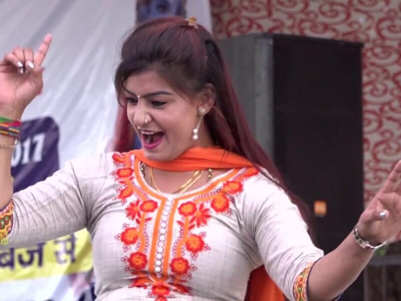 Monika Choudhary के Viral हरियाणवी Dance ने मचाई धूम, देखें वीडियो