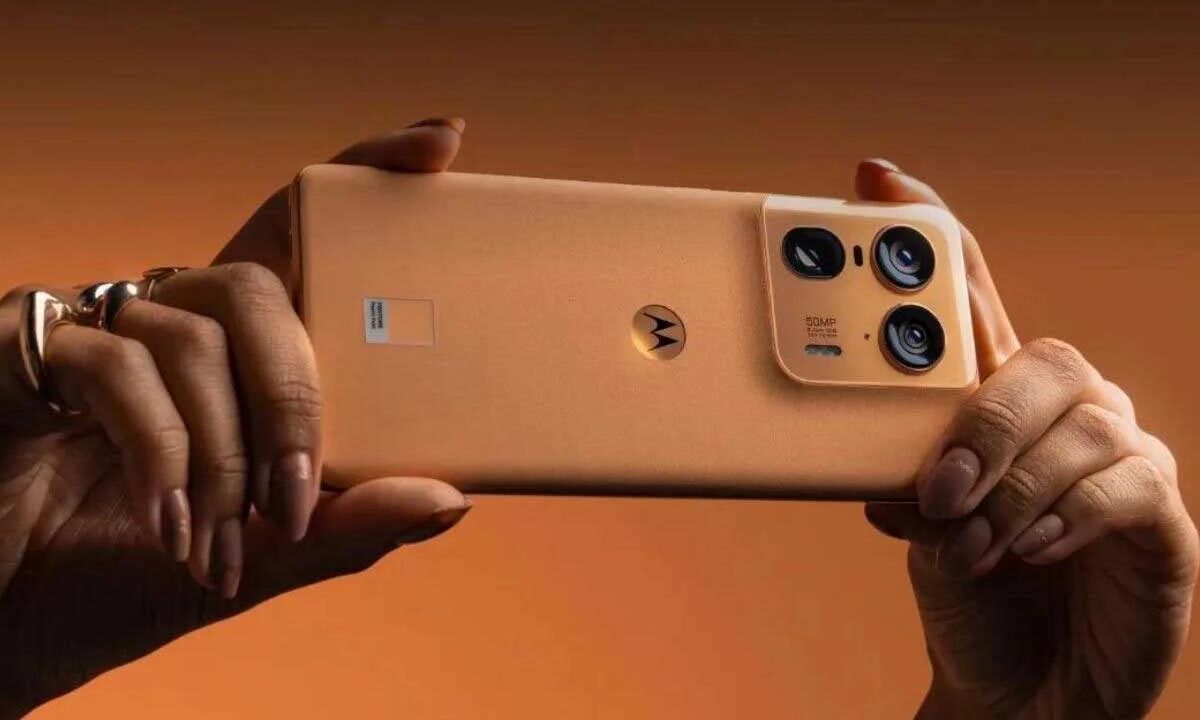 50MP कैमरे के Motorola Edge 50 Ultra के ऐसे हैं फीचर्स जानें कितनी है कीमत?