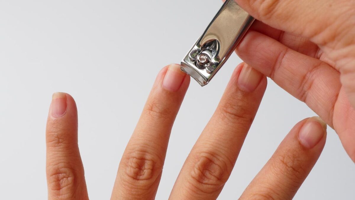 Nail Cutting Astro Tips: किस दिन नाखून काटने चाहिए और किस दिन नहीं? जानें क्या होता है असर?
