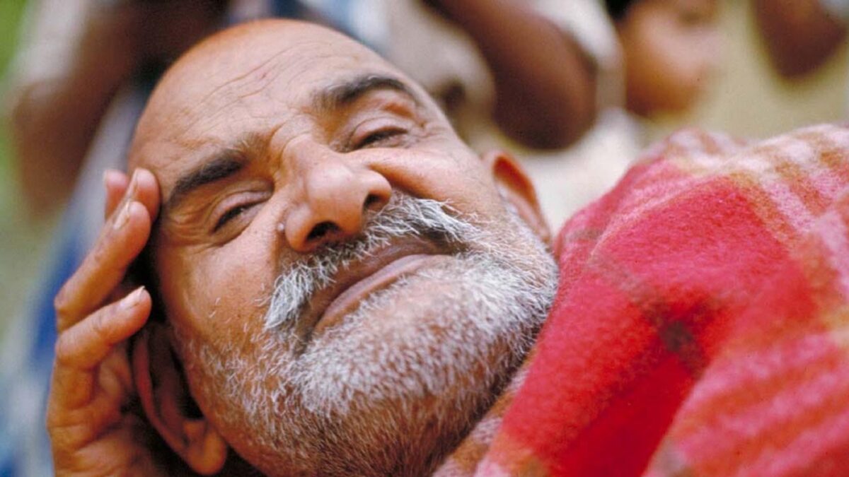 Neem Karoli Baba: ऐसे लोगों से सफलता कोसों रहती है दूर, जानें क्या कहते हैं नीम करोली बाबा