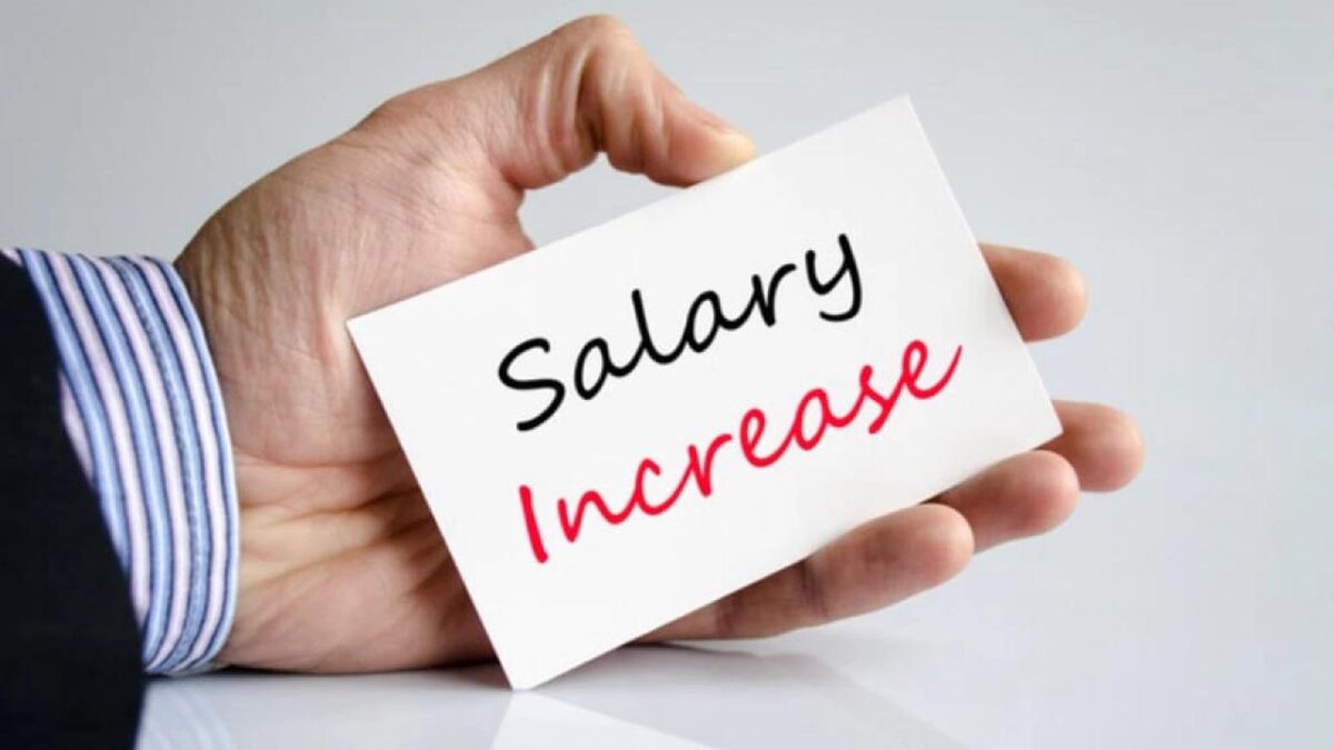 Salary Hike 2025: नौकरीपेशा लोगों के लिए बड़ी खबर, वेतन में औसतन 9.2% वृद्धि होने की उम्मीद