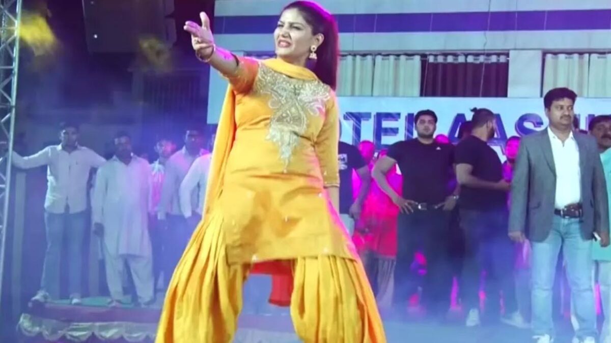 हरियाणवी डांस पर Sapna Choudhary ने दिखाए ऐसे कातिलाना डांस मूव्स, आप भी देखें वीडियो