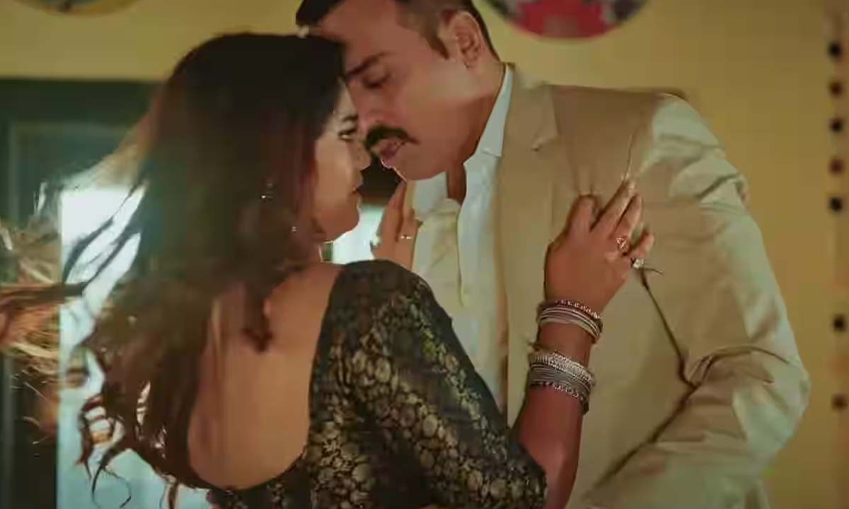 रोमांस से भरपूर है Ullu Web Series, दर्शकों को खूब हंसा रही है Lene Ke Dene सीरीज